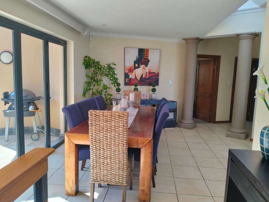To Let 5 Bedroom Property for Rent in Glentana Western Cape